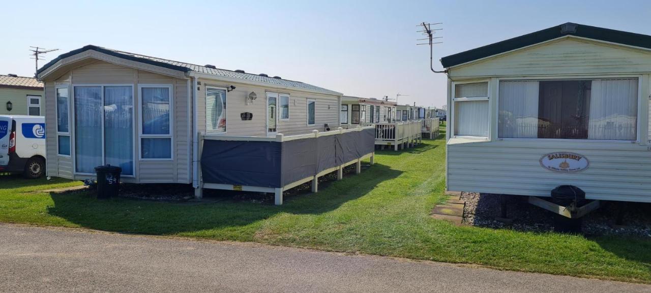 Lovely Caravan With Decking At Coral Beach Park In Lincolnshire Ref 77001C 호텔 잉골드멜스 외부 사진